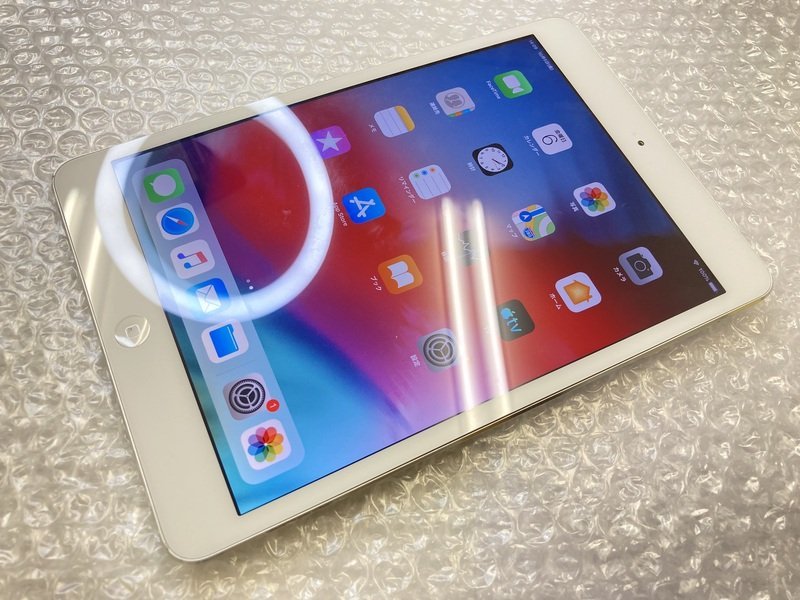 HF060 iPadmini 第2世代 Wi-Fiモデル A1489 16GB シルバー ジャンク ロックOFF_画像1