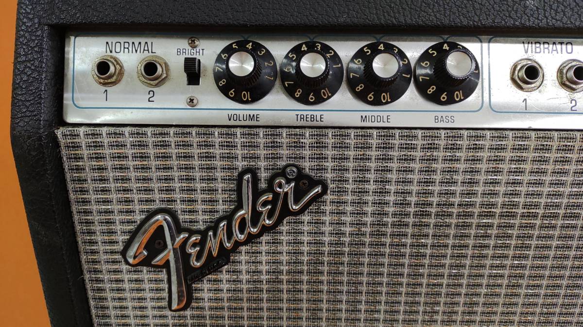 楽1136-149■【送料未定】 Fender フェンダー Custom Twin Reverb ギターアンプ 背面機能未確認 現状品 _画像2