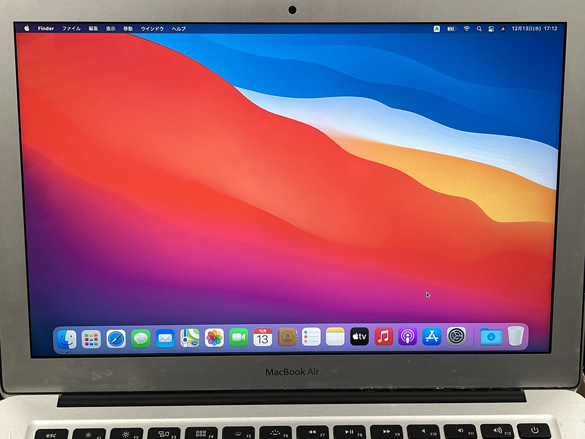 中古■13.3型 MacBook Air Mid 2013 [i7-4650U/8G/SSD:256G/カメラ/英字KB/macOS Big Sur]★送料無料_画像2