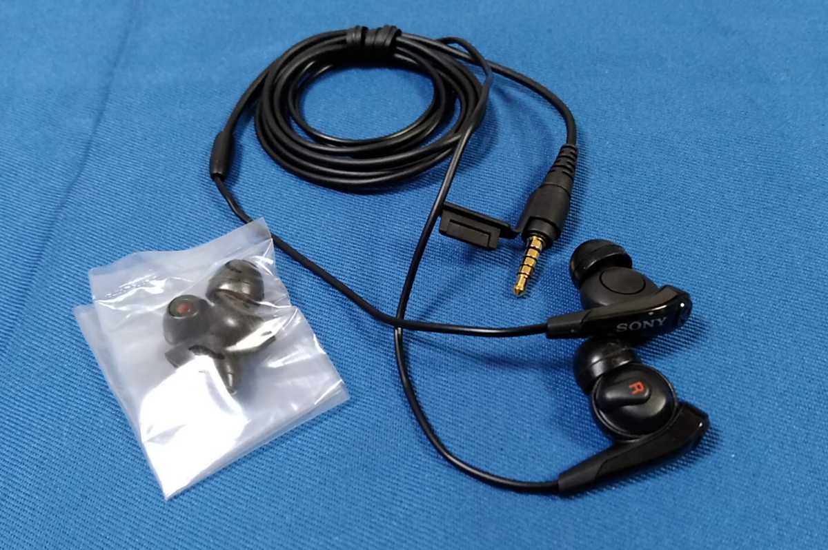 ノイズキャンセルイヤホン　MDR-NC31　(ブラック)　未使用品_画像1