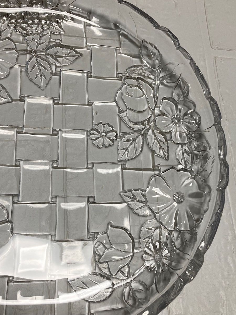 未使用品　花かご大皿　曽我ガラス　A80-11W 花柄　ぶどう レトロ アンティーク プレート ガラス 盛り皿