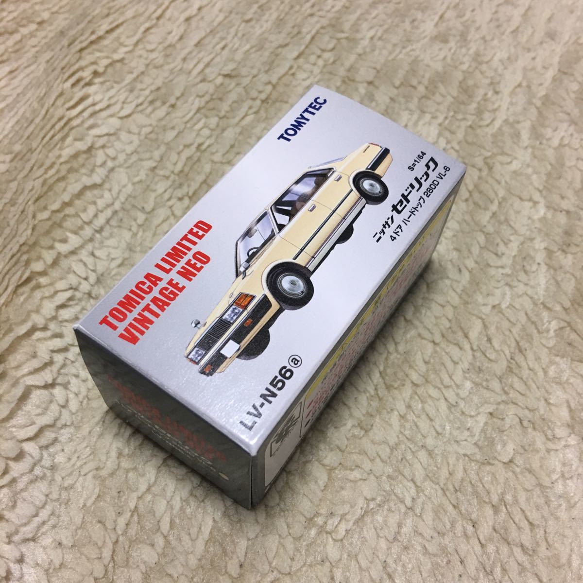     原文:トミカリミテッドヴィンテージネオ 1/64 日産セドリック 430 2台セット