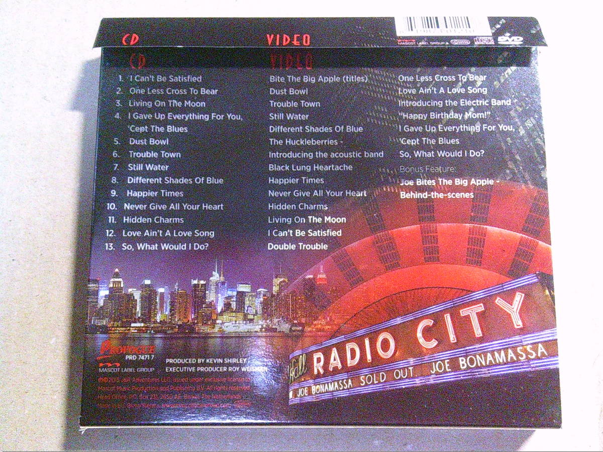 JOE BONAMASSA[LIVE AT RADIO CITY MUSIC HALL]CD+DVD _画像2