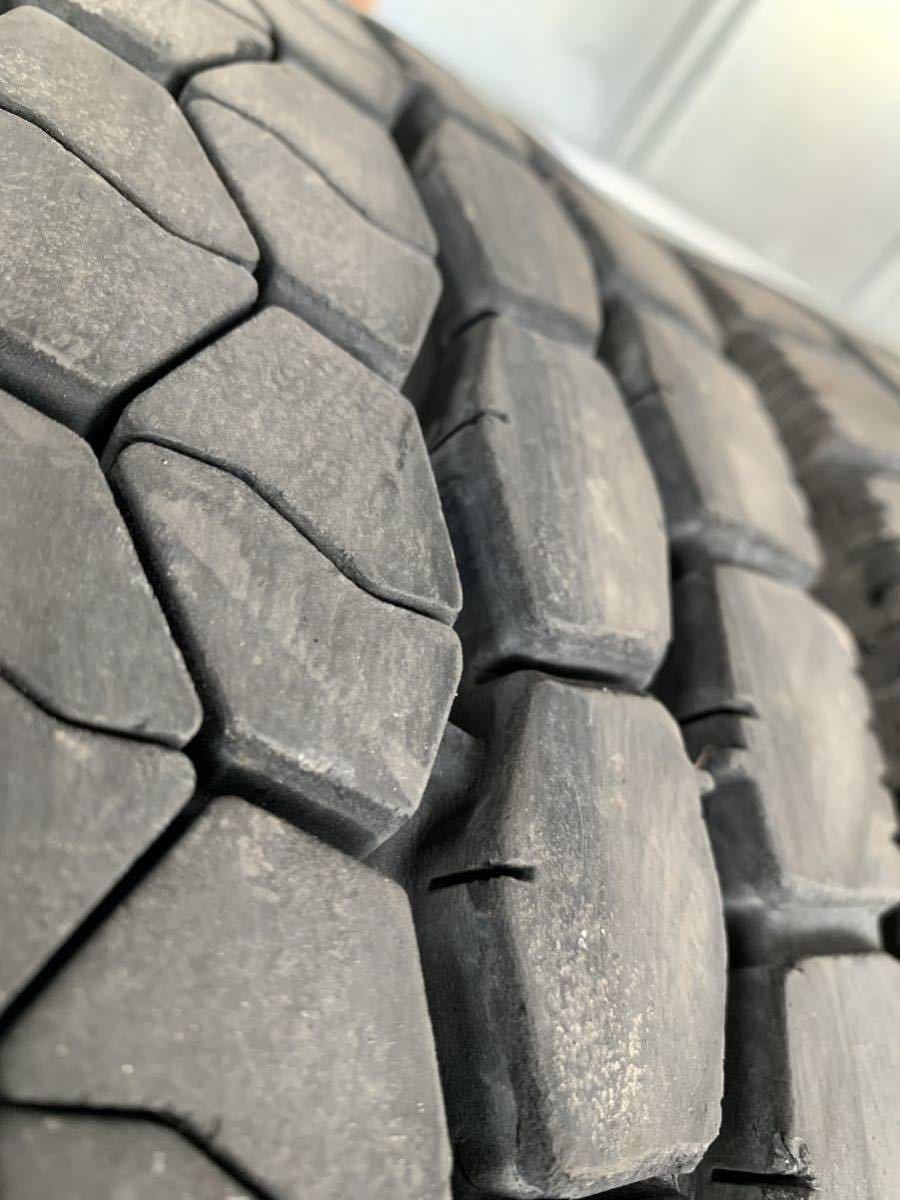 引渡可能 215/70R17.5 BRIDGESTONE M800 11~12mm 18年製 中古 トラックタイヤ 2本_画像3