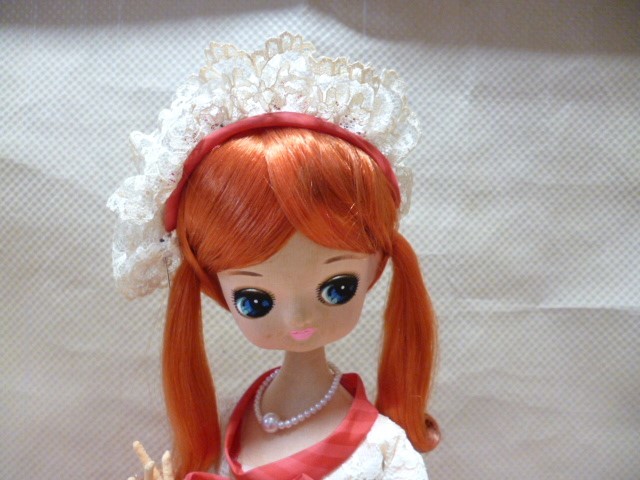 昭和レトロ ポーズ人形 フランス人形 ドール 白いレース 赤いドレス ツインテール_画像2