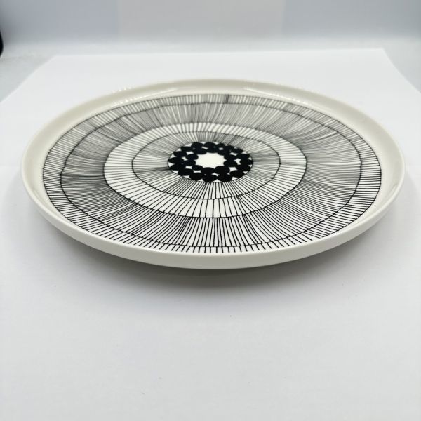 M121-T060289-6 Marimekko マリメッコ シイルトラプータルハ プレート 皿 洋食器 ホワイト ブラック サイズ(約)24.5cm×2cm ①_画像6