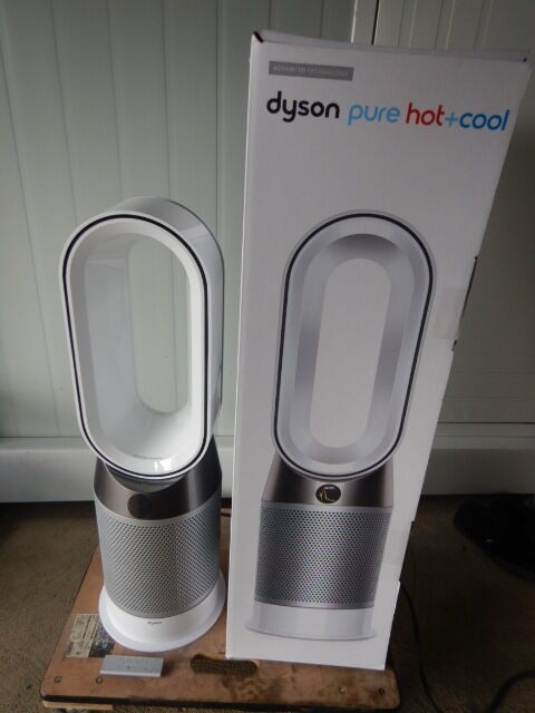 4570 dyson PURE Hot +Cool HP04 空気清浄機能付ファンヒーター2018年製　暖房器具　扇風機 サーキュレーター　リモコン付　ジャンク_画像1