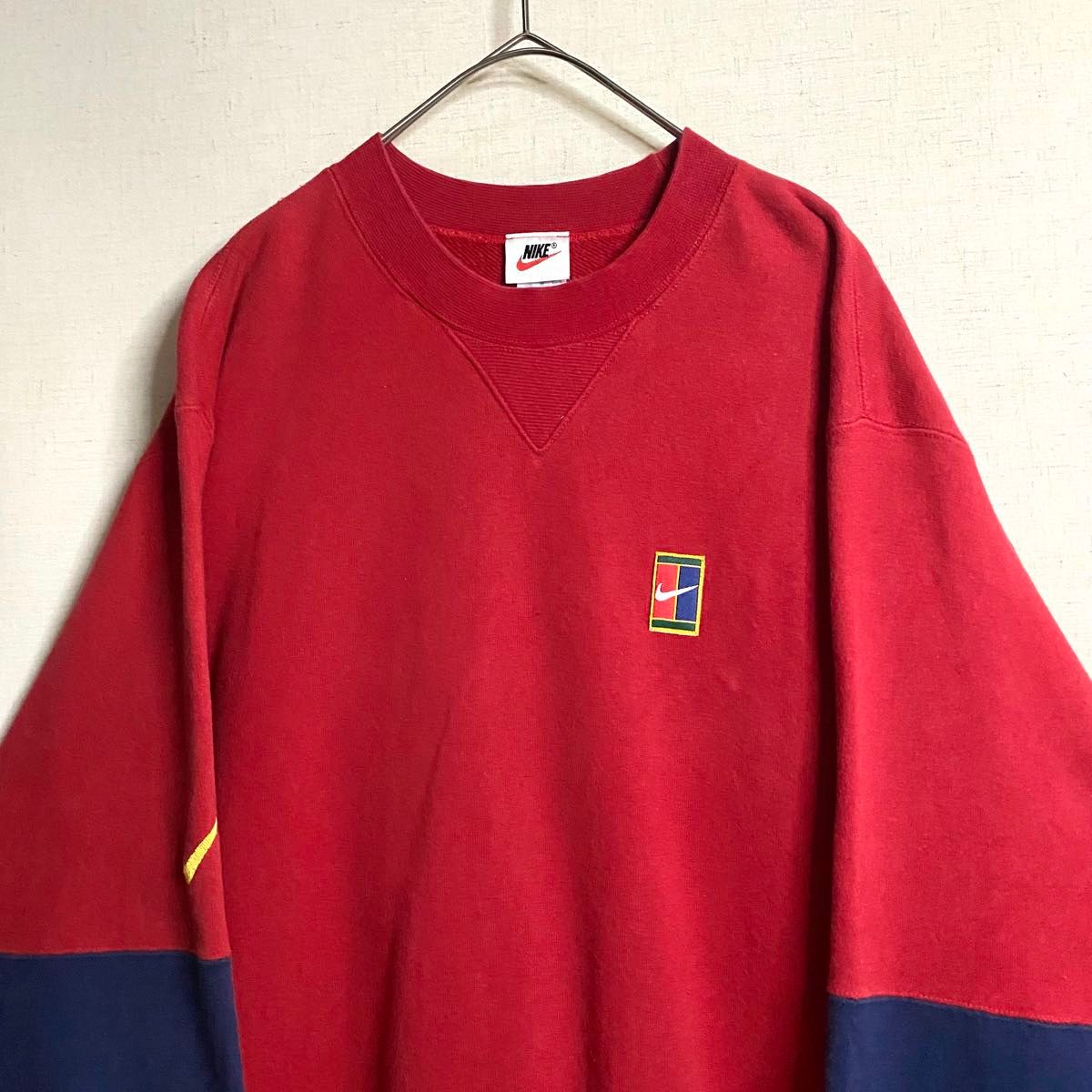 NIKE】90年代 背面 ボックスロゴ バイカラー 刺繍ロゴ NIKE】90年代 背面 ボックスロゴ バイカラー 刺繍ロゴ