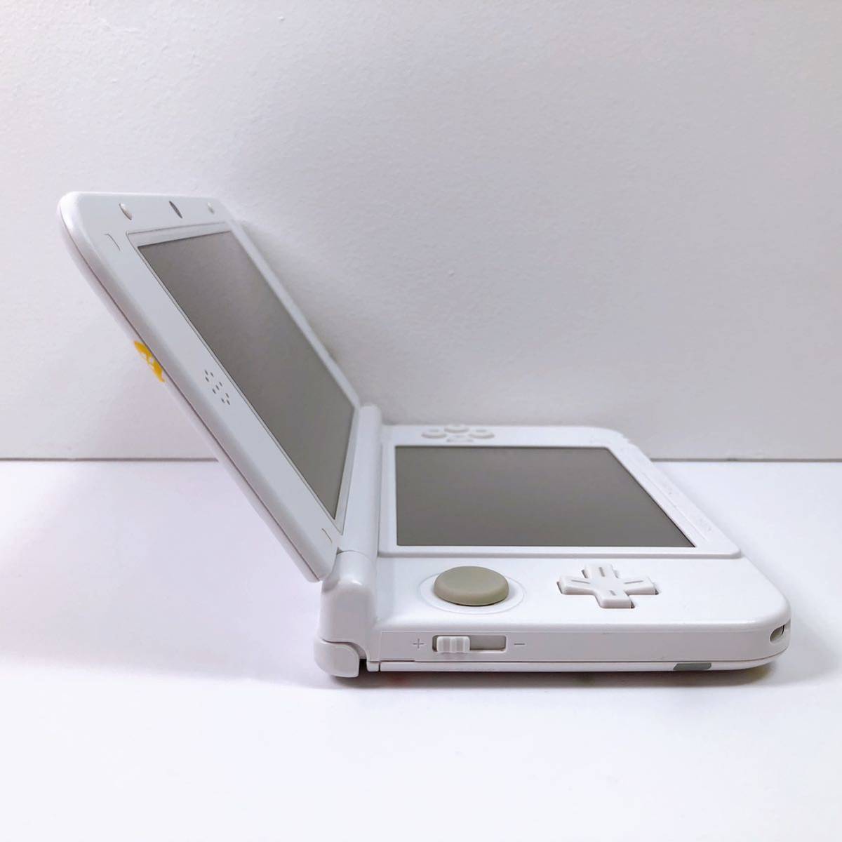 84【中古】Nintendo 3DS LL 本体 SPR-001 ニンテンドー 3DS LL どうぶつの森仕様 ホワイト タッチペン付き 動作確認 初期化済み 現状品_画像3
