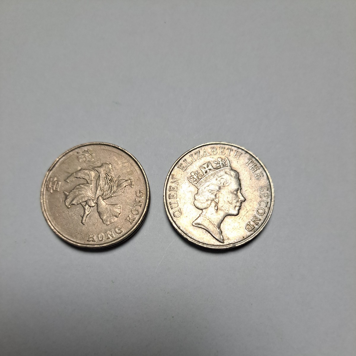 ★香港ドル★硬貨 古銭 5dollars coins コレクション アンティーク 2枚_画像1