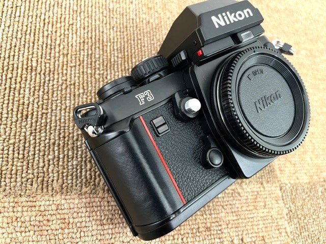 【極美品】Nikon ニコン F3 ブラック アトミック フィルムカメラ ボディ オプションパーツ5点 レザーカバー まとめ 一眼レフ_画像8
