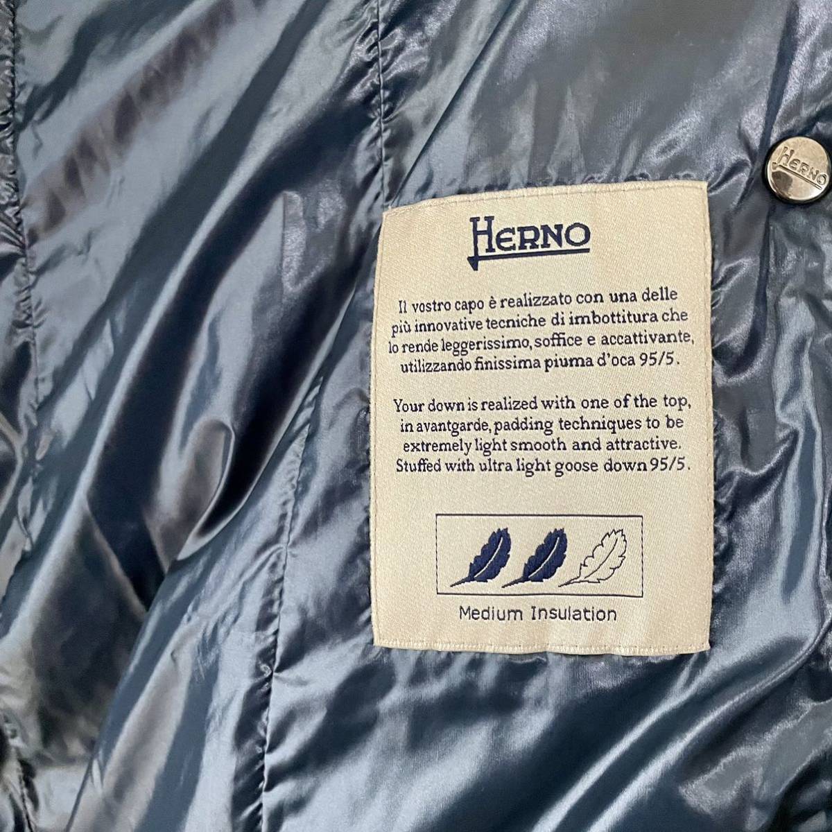 超美品　ヘルノ　HERNO ダウンコート　ネイビー　サイズ４０　レディース_画像9