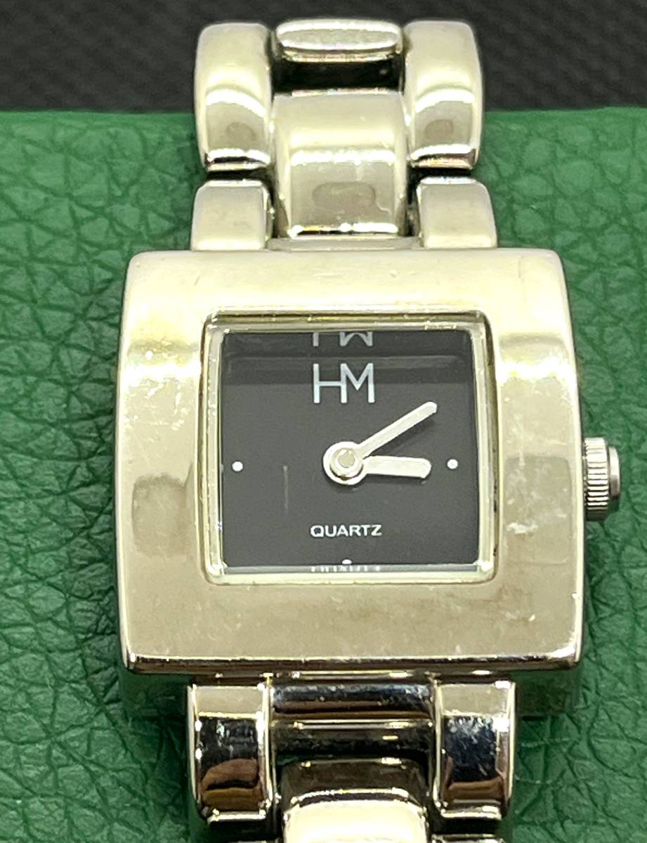 中古　美品　ハナエ　モリ　HANAE MORI　クォーツレディース腕時計　シルバー　ブラック　動作確認　電池無/2427_画像1