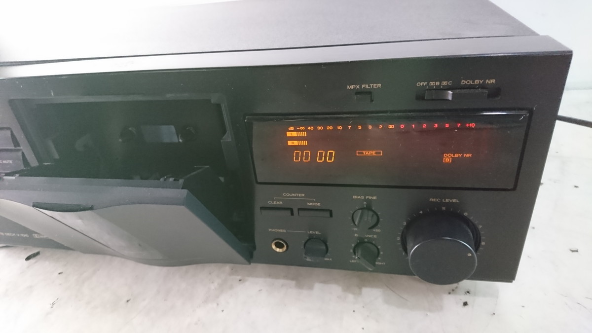 a1-026 ■TEAC ティアック V-1010 カセットデッキ 　オーディオ機器_画像3