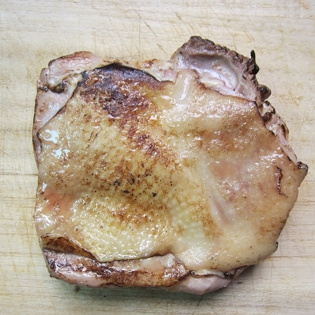 旨味の強い、炙り「鶏刺し、モモ肉500g位」国産、長期飼育で味の濃い熟鶏を使用　-鶏タタキ-_画像8