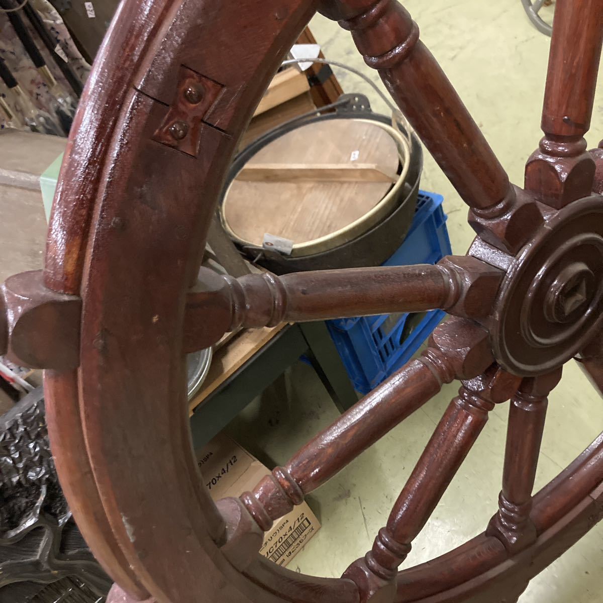 現地引き取りまたは有料配送、船 船の舵 ラット 木製ウッド ハンドル 古道具 アンティーク インテリア 骨董舵輪 木製 舵 オブジェの画像4