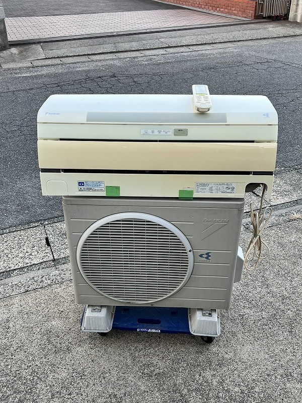 DAIKIN ダイキン ルームエアコン 2.8kw ATS28NSE9-W ATS28NS 2012年製 USED 中古の画像1