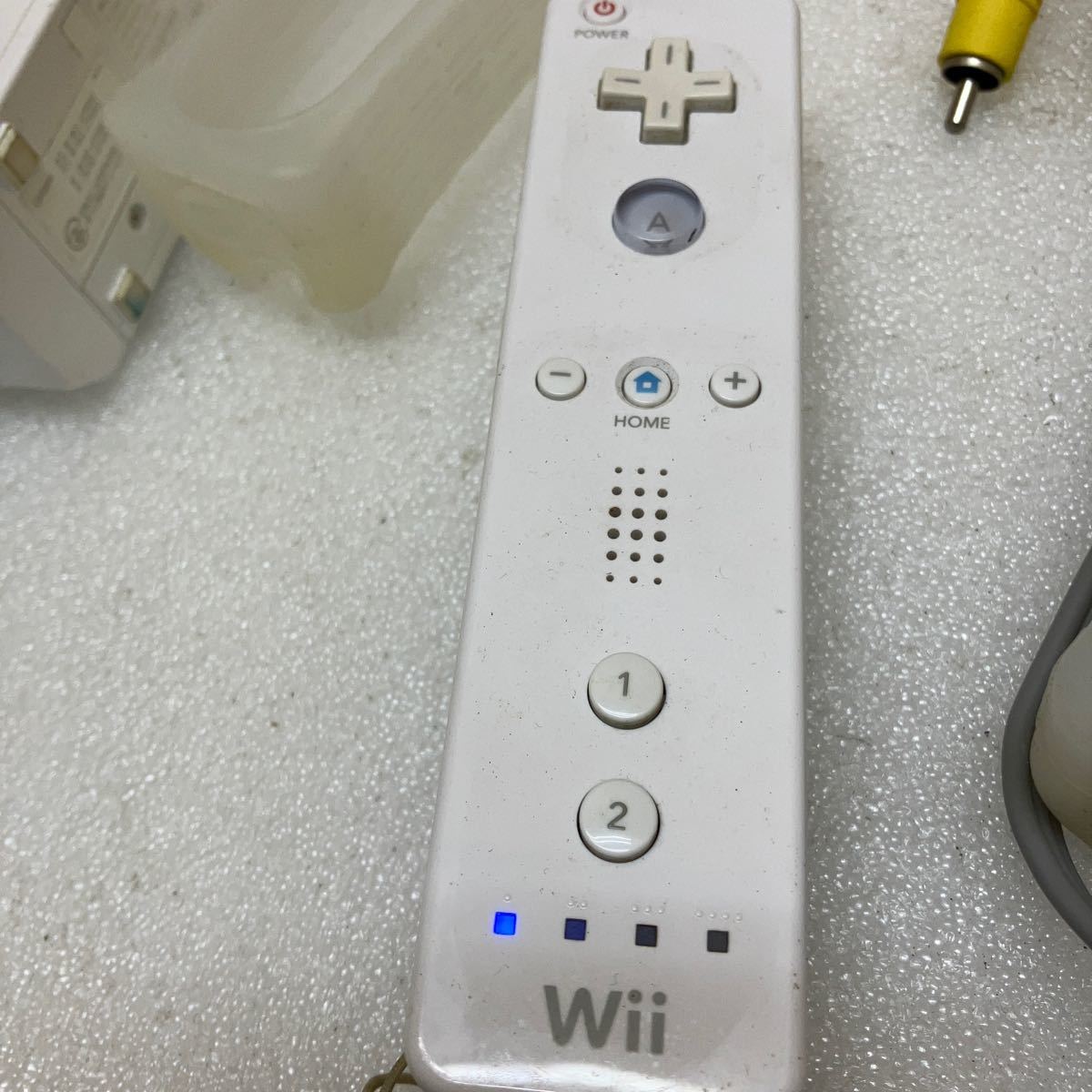 MK5256 Nintendo nintendo Nintendo Wii body only MODEL NO. RVL-001 (JPN) electrification has confirmed present condition goods 20231219
