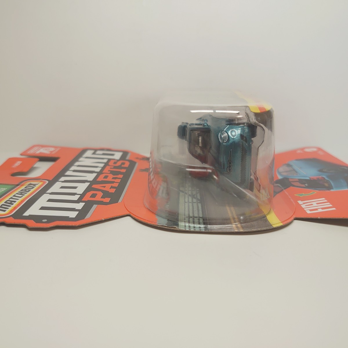 《人気》マッチボックス MATCHBOX ムービングパーツ 2021 FIAT 500E フィアット 500E 青 電気自動車 EV ミニカー 同梱可_画像3