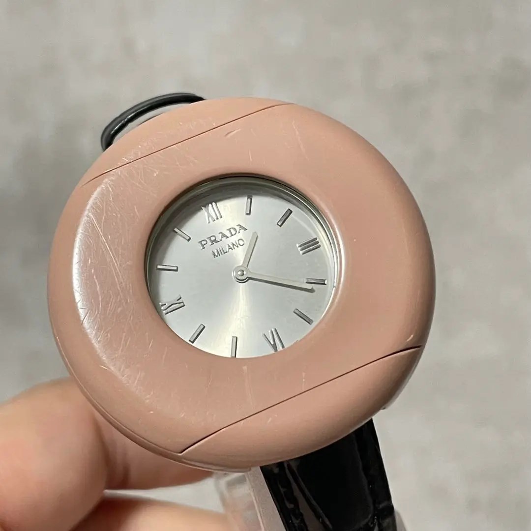 13532円 稼動品 希少 PRADA プラダ 大判ベゼル 腕時計 箱付き 13532円 稼動品 希少 PRADA プラダ 大判ベゼル 腕時計 箱付き