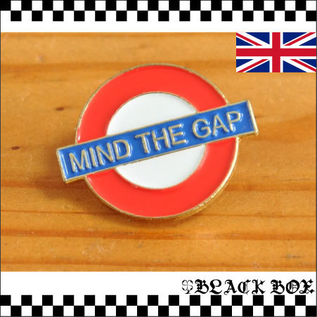 英国 インポート Pins ピンズ ピンバッジ ラペルピン MIND THE GAP Underground アンダーグラウンド 地下鉄 ロンドン イギリス UK GB 567の画像1