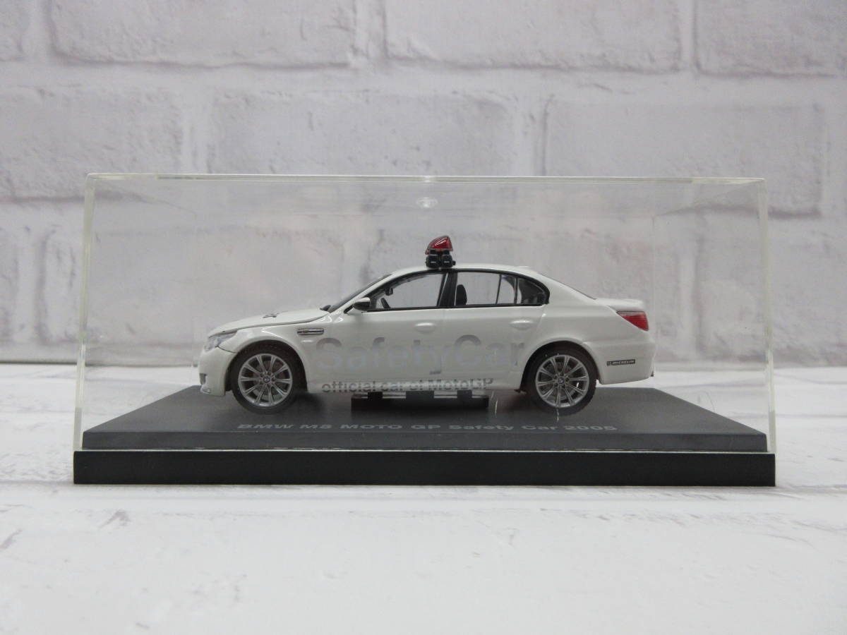 ミニカー　1/43　京商　BMW　M5　MOTO　GP　Safety　Car　2005　モデルカー _画像2