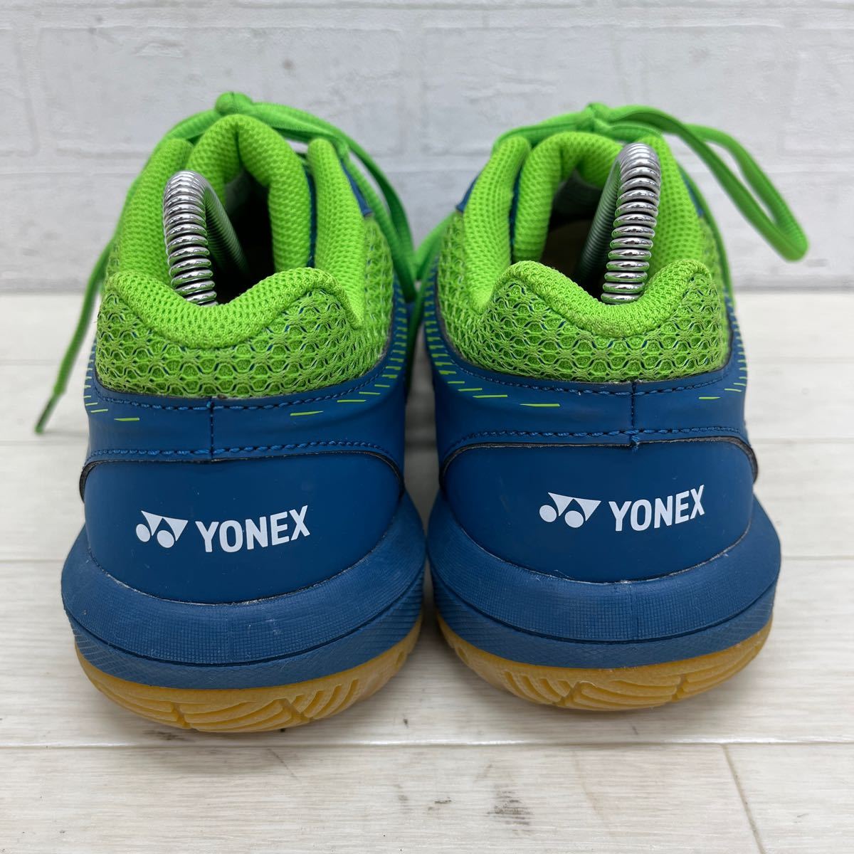 1271◎ YONEX 65W ヨネックス スポーツ シューズ バトミントン 靴 レースアップネイビー グリーン レディース24.0_画像5