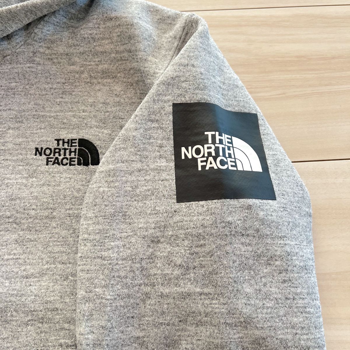 THE NORTH FACE ノースフェイス　Square logo Hoodie スクエアロゴフーディー パーカー　グレー裏起毛