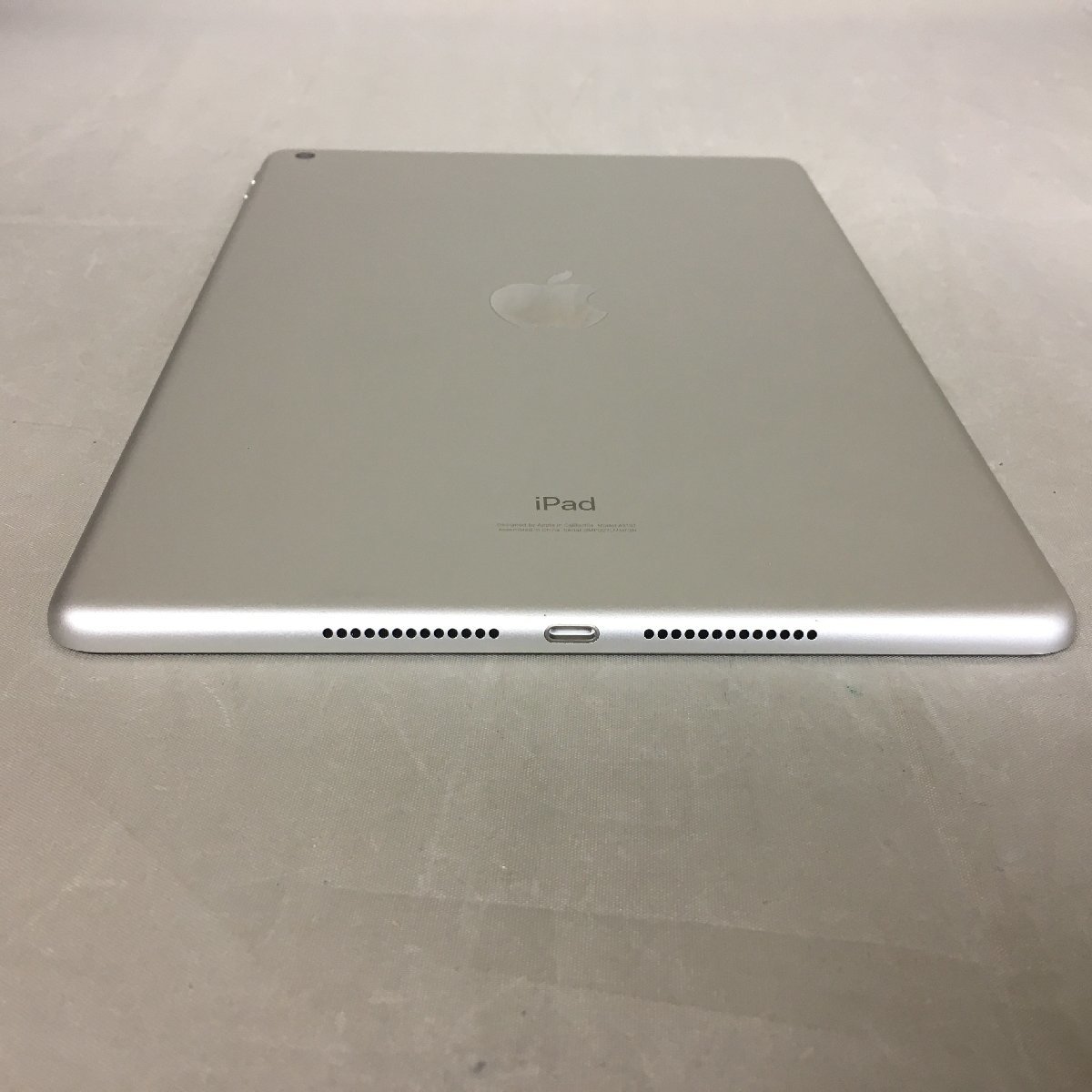 【中古品A】Apple(アップル) iPad 10.2インチ 第7世代 Wi-Fi 32GB 2019年秋モデル MW752J/A ※バッテリー最大容量100% (063109)_画像3