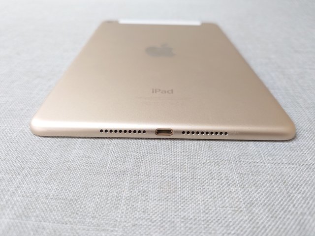 【中古品B】Apple iPad mini4 au版 判定『〇』 SIMフリー MK782J/A 128GB ゴールド Wi-Fi+Cellular (管理番号：049109)_画像7