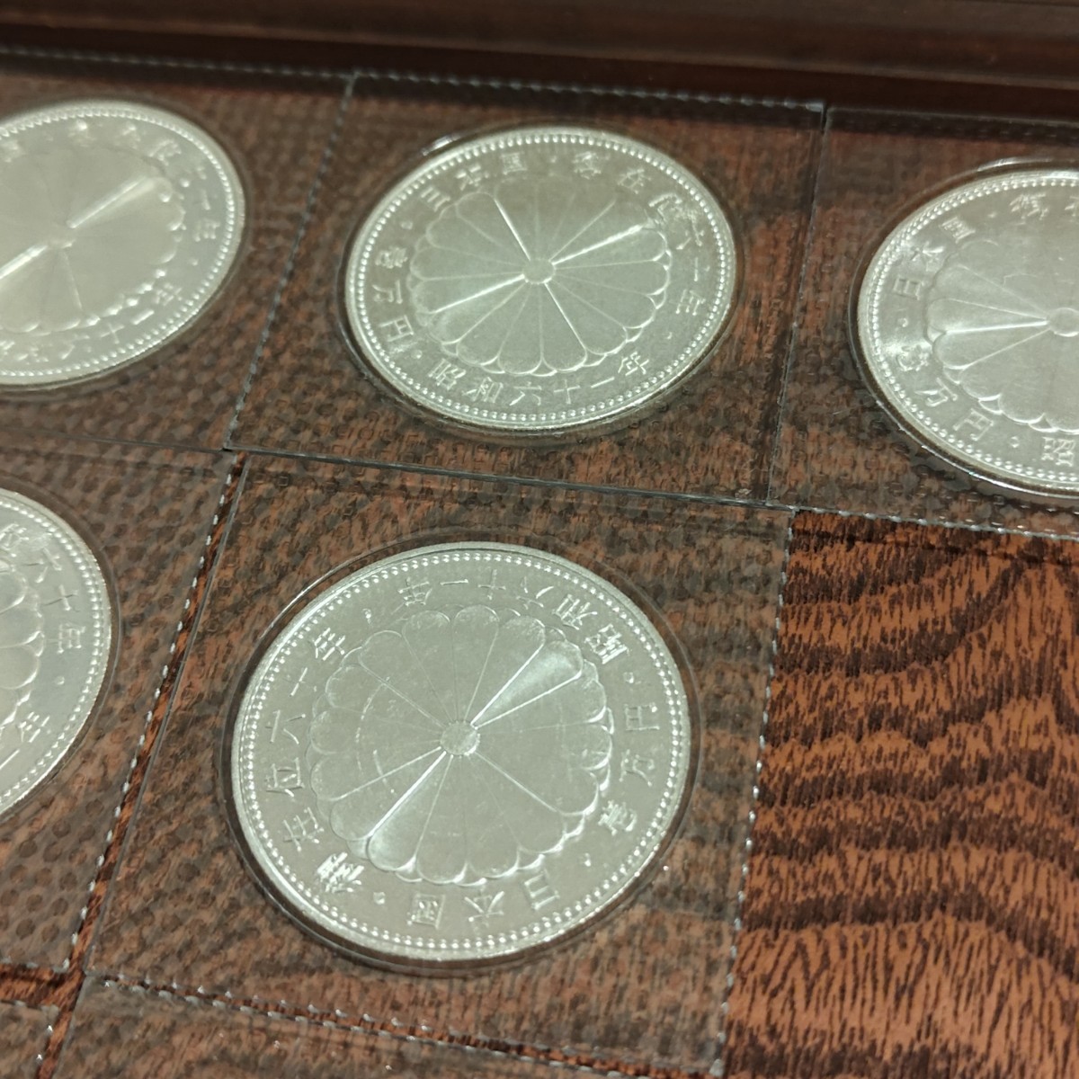 昭和六十一年 天皇陛下御在位60年記念一万円銀貨 10枚 記念硬貨　プリスターパック_画像6