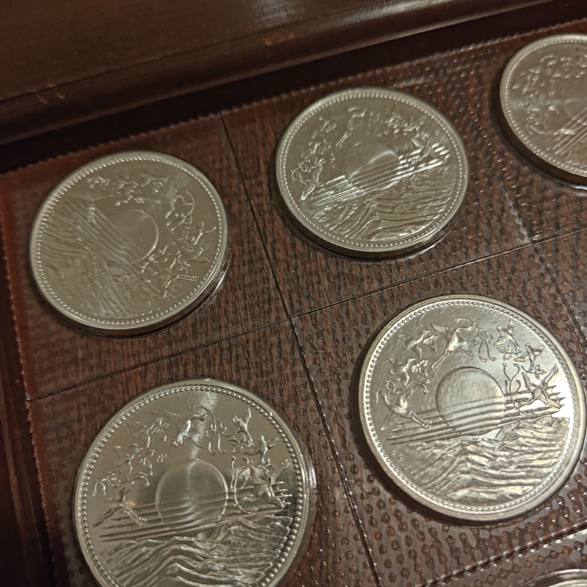 昭和六十一年 天皇陛下御在位60年記念一万円銀貨 10枚 記念硬貨　プリスターパック_画像3