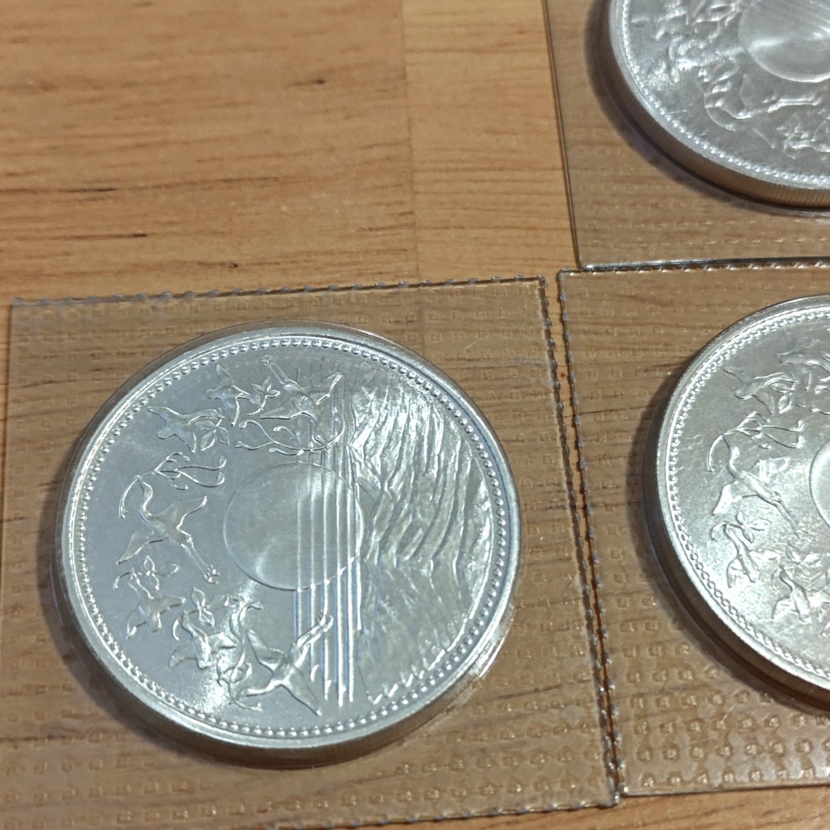 WK9 昭和六十一年 天皇陛下御在位60年記念一万円銀貨 5枚 記念硬貨　プリスターパック_画像4