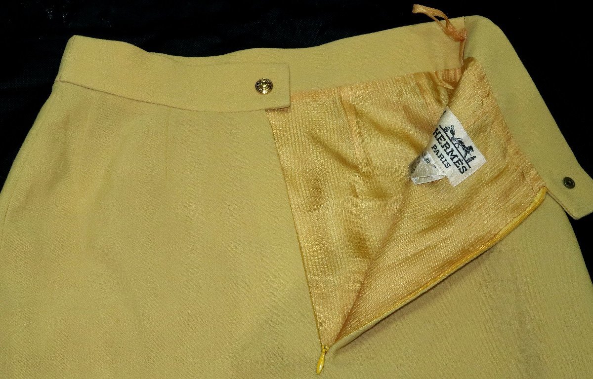  обычная цена 12 десять тысяч иен ^ Hermes Serie кнопка Gold металлические принадлежности юбка шерсть 40 желтый 4370