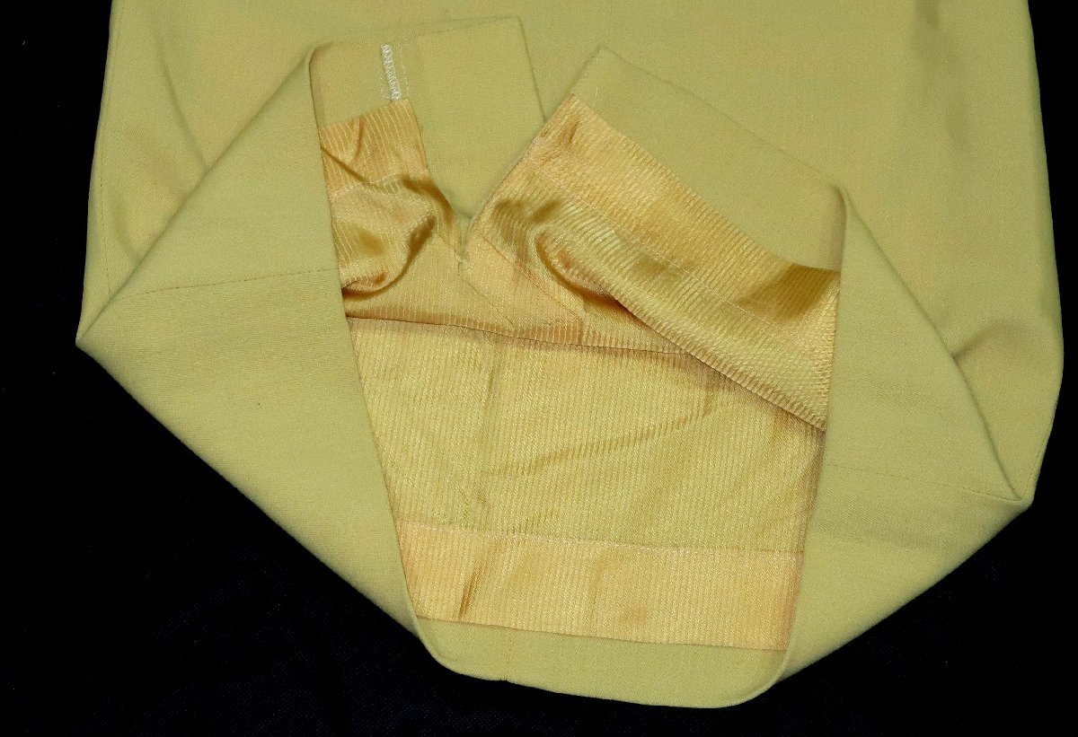  обычная цена 12 десять тысяч иен ^ Hermes Serie кнопка Gold металлические принадлежности юбка шерсть 40 желтый 4370