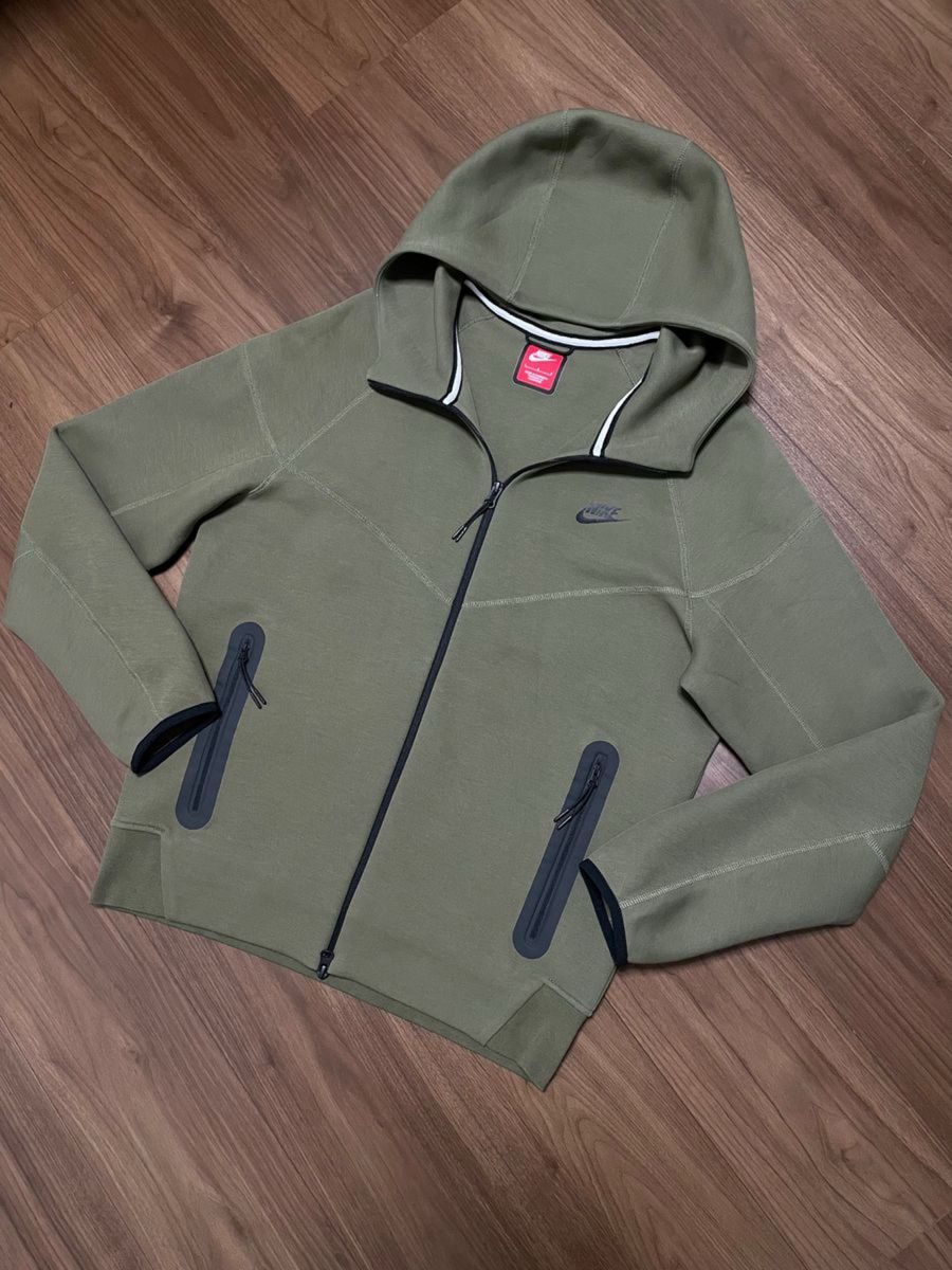 定価¥32450 ナイキ 赤タグ メンズL 現行テックフリース 定価¥32450 ナイキ 赤タグ メンズL 現行テックフリース