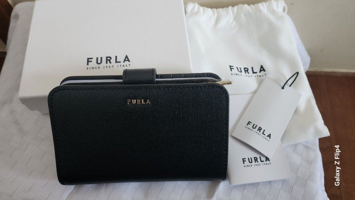 FURLA 財布 レザー ファスナー ブラック