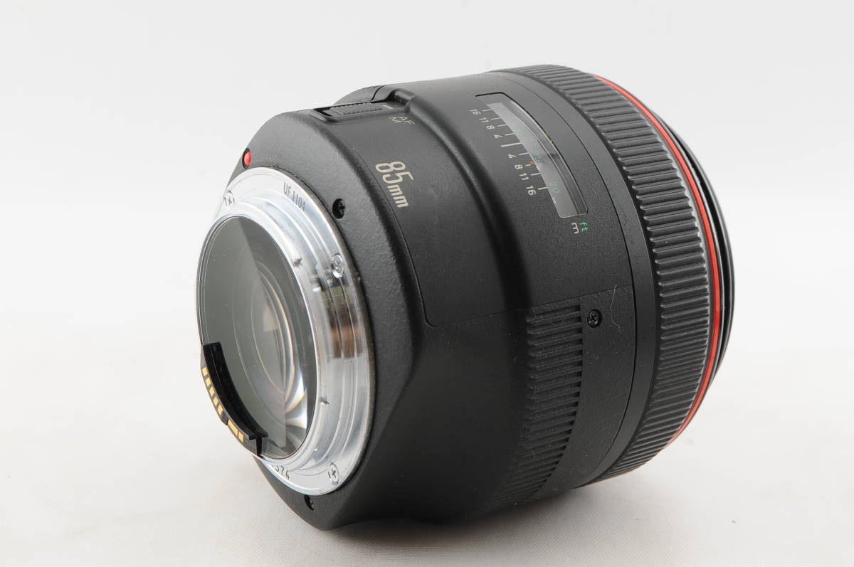 ★完動品★ Canon キヤノン EF 85mm F1.2 L USM 付属品付★清潔感溢れる綺麗な外観! 光学系キズ・クモリなし! 細かく動作確認済!_画像3