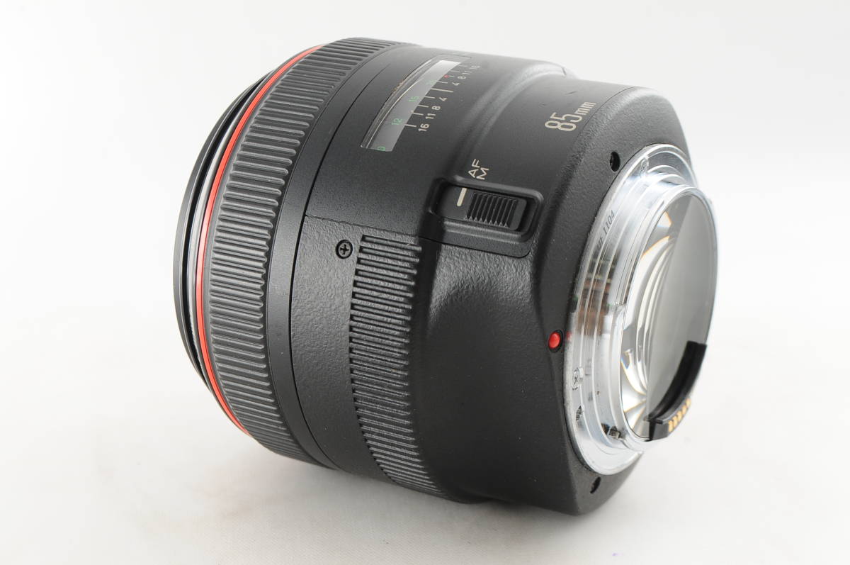 ★完動品★ Canon キヤノン EF 85mm F1.2 L USM 付属品付★清潔感溢れる綺麗な外観! 光学系キズ・クモリなし! 細かく動作確認済!_画像8