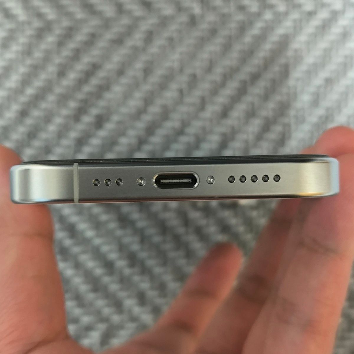 超美品】 iPhone 15 Pro ホワイトチタニウム 128GB SIMフリー 超美品】 iPhone 15 Pro ホワイトチタニウム 128GB SIMフリー