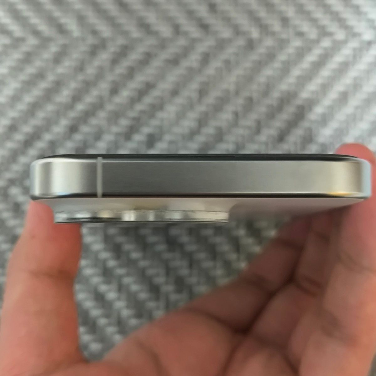 超美品】 iPhone 15 Pro ホワイトチタニウム 128GB SIMフリー 超美品】 iPhone 15 Pro ホワイトチタニウム 128GB SIMフリー