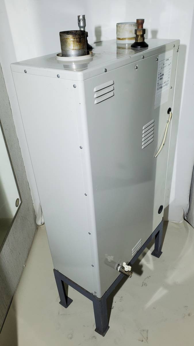 北海道千歳市 発」 トヨトミ 高圧力型 石油小形給湯器 温水 北海道千歳市 発」 トヨトミ 高圧力型 石油小形給湯器 温水