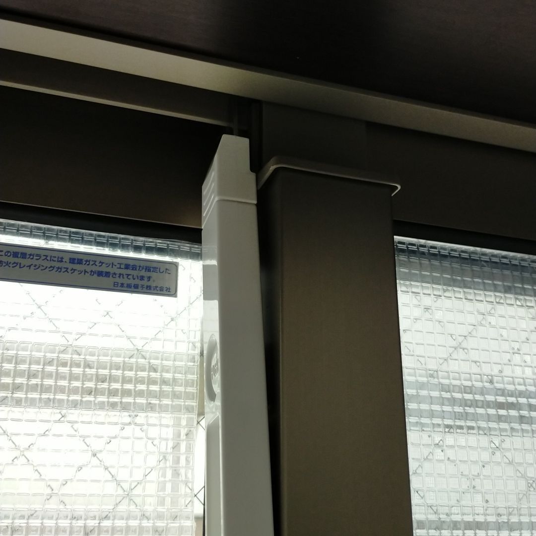 ニトリ　サッシ窓用室内干しハンガー　引き戸に挟めて使える折畳み可能な室内物干しハンガー　室内ハンガー　花粉対策