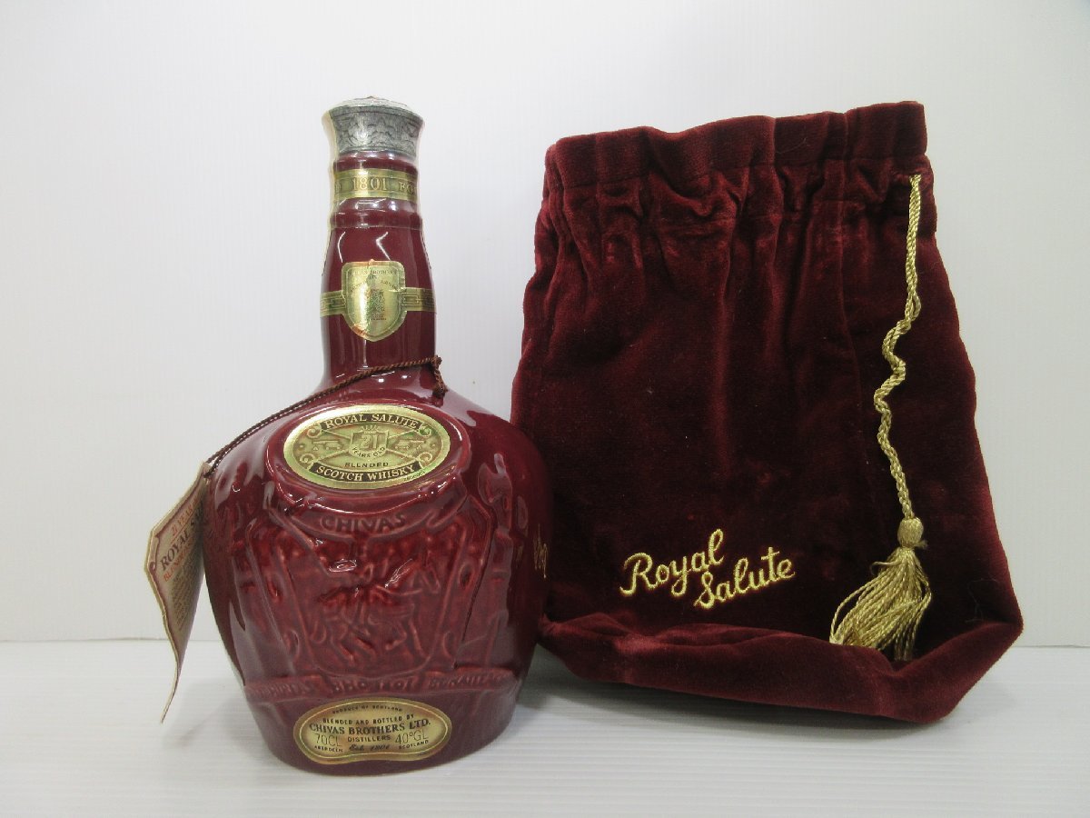 ロイヤルサルート 21年 赤 陶器 ROYAL SALUTE 700ml/1245g 40% スコッチウイスキー 未開栓 古酒 巾着袋付き/A36122_画像1