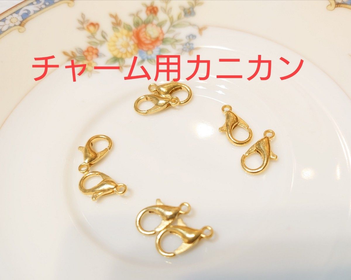 紅白の開運イヤリング/ピアス●ゴールド●チャーム等に金具交換できます●おめでとうカラー、プレゼントにも◎着物ピアスお洒落＃3083