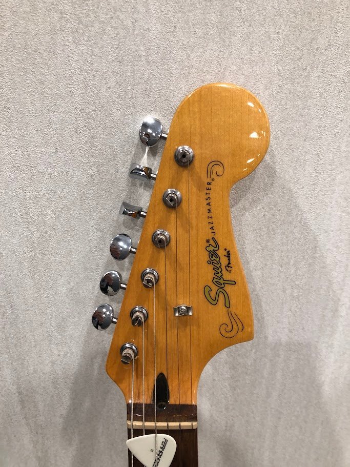 ■【買取まねきや】Squier by Fender '60s Jazzmaster フェンダー スクワイヤー ジャズマスター ICS 60年代復刻 ケース・チューナー付 ■_画像3