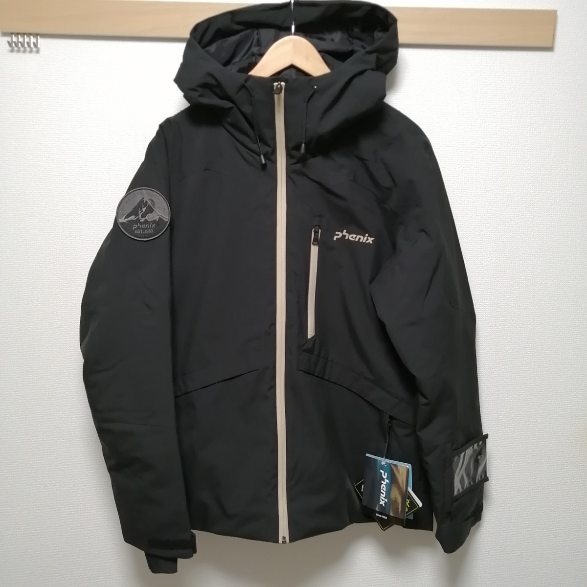 今季新作　未使用　フェニックス　Time　Space　Jacket　PSM23OT32　メンズＬ（日本XＬ程度）　スキー　ウェア　ジャケット　スノーボード_画像1