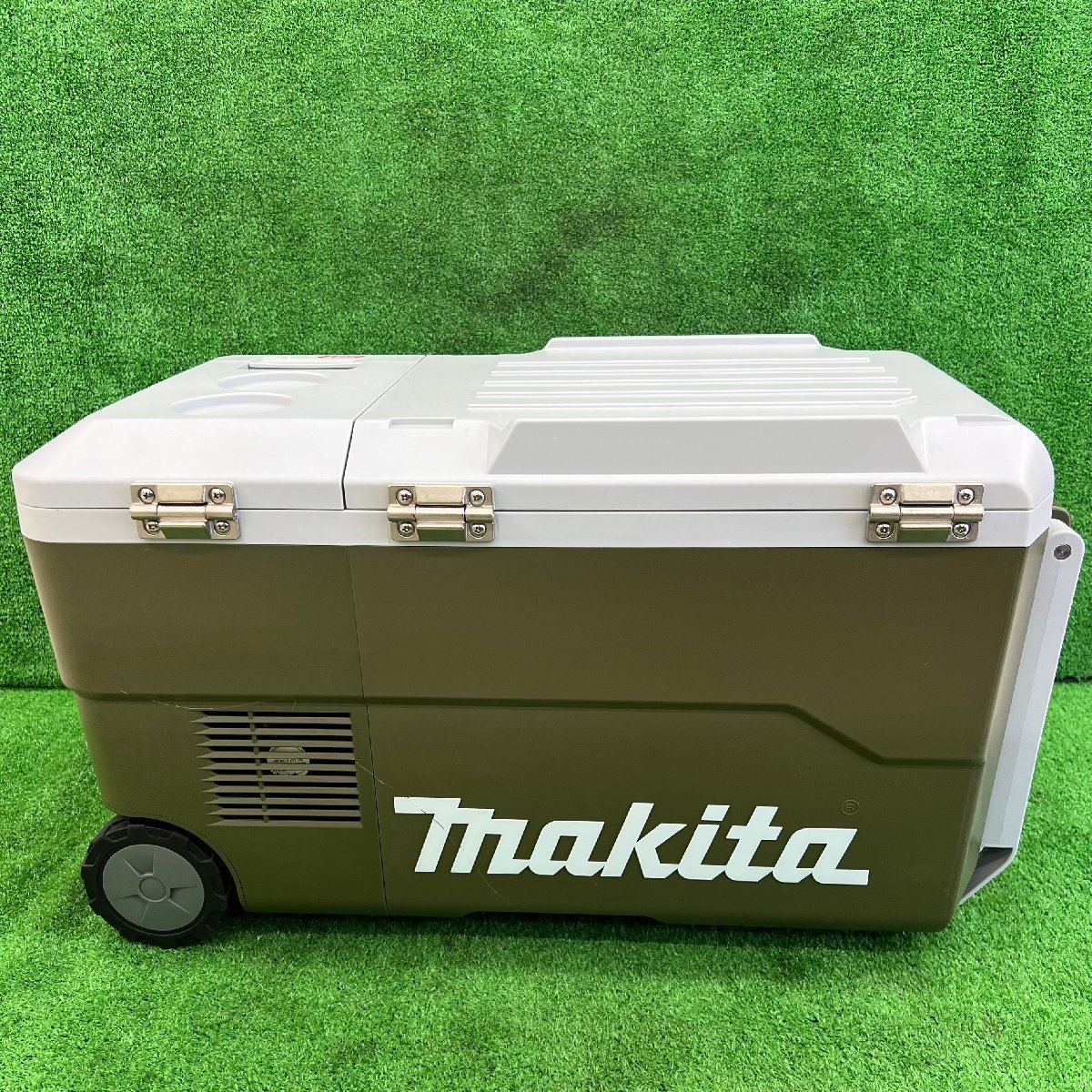 マキタ makita 充電式保冷温庫 CW001G アウトドア用品 キャンプ用品 40V 18V 対応 （中古品）_画像2