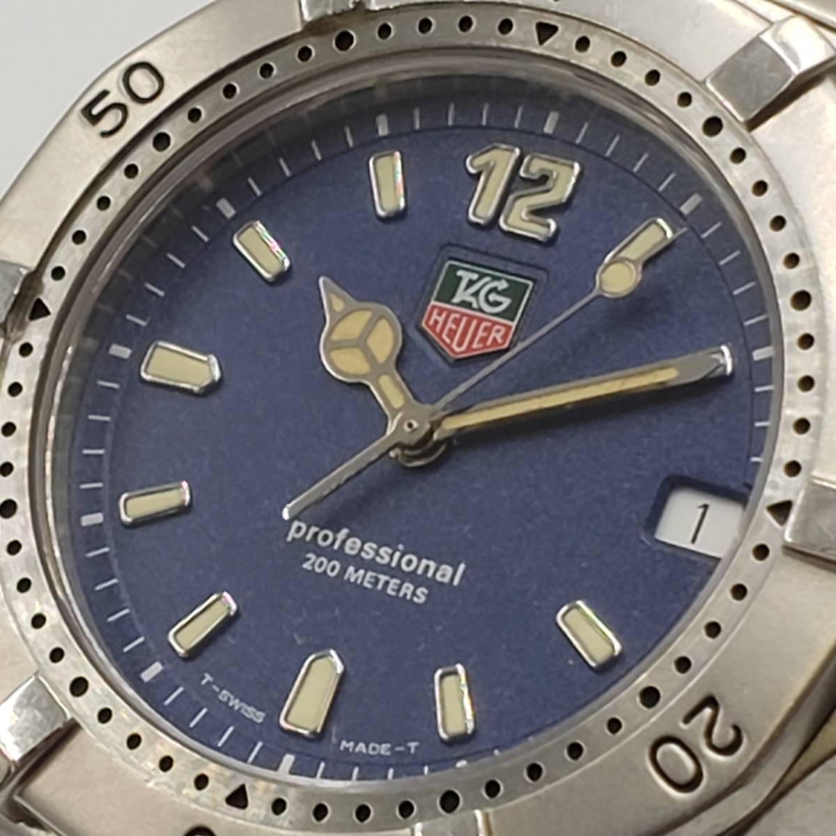 E011-637　腕時計　TAG HEUER　タグホイヤー　WK1113　クォーツ　メンズ　重量：113.69ｇ　ケース付き_画像1