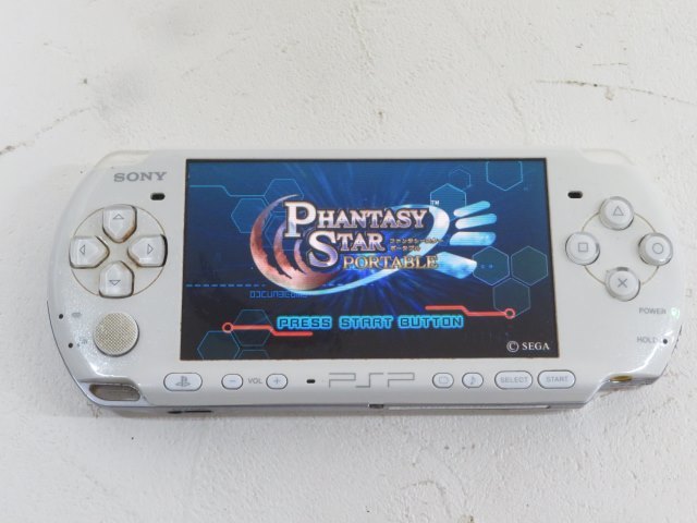 ソフト付★SONY PSP3000 ゲーム機器 パールホワイト Ver.6.60 PHANTASY STAR PORTABLE ソニー バッテリー付 保証シールあり 動作品 88270★_画像2